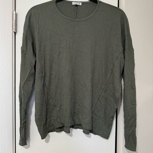 Point• Olive Green Long Sleeve Top